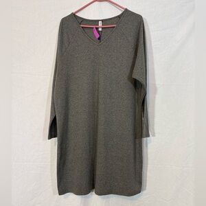 Weaczzy Long Sleeve V-Neck Dress in Charcoal